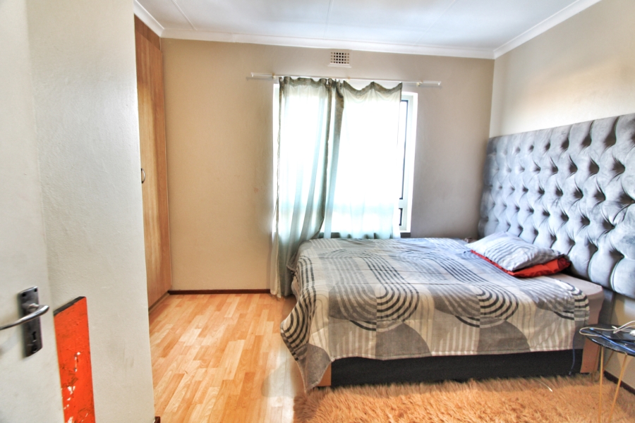 2 Bedroom Property for Sale in Noordwyk Gauteng