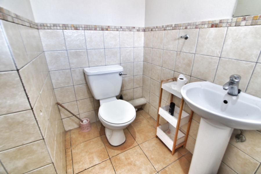 2 Bedroom Property for Sale in Noordwyk Gauteng