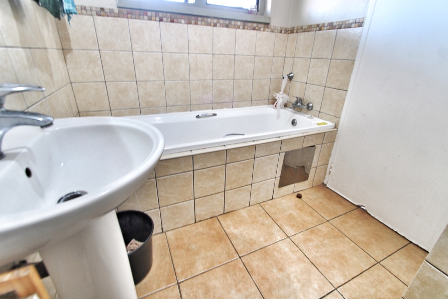 2 Bedroom Property for Sale in Noordwyk Gauteng