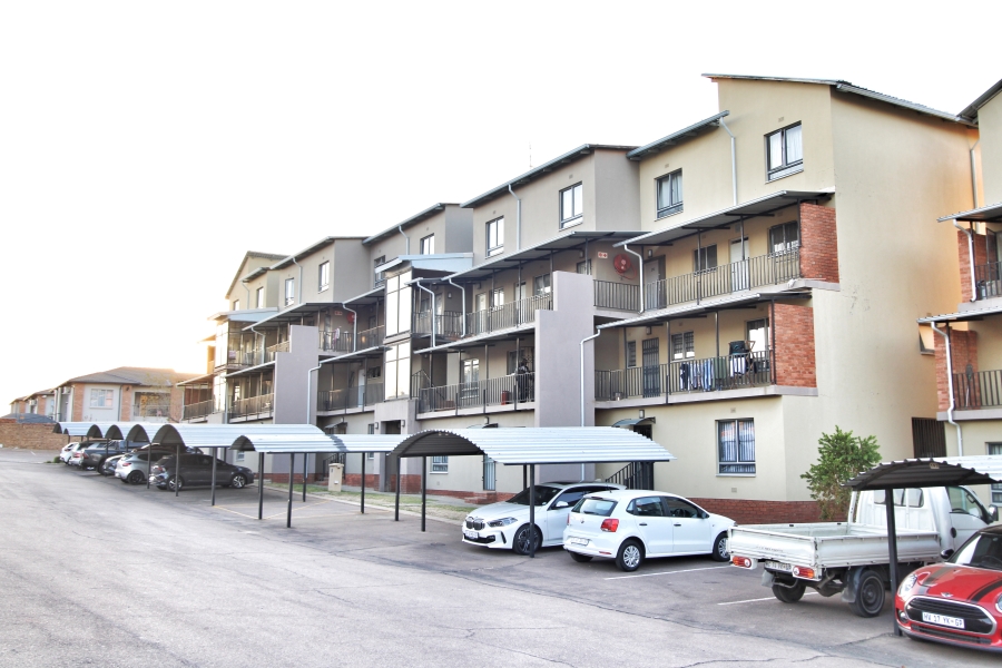 2 Bedroom Property for Sale in Noordwyk Gauteng
