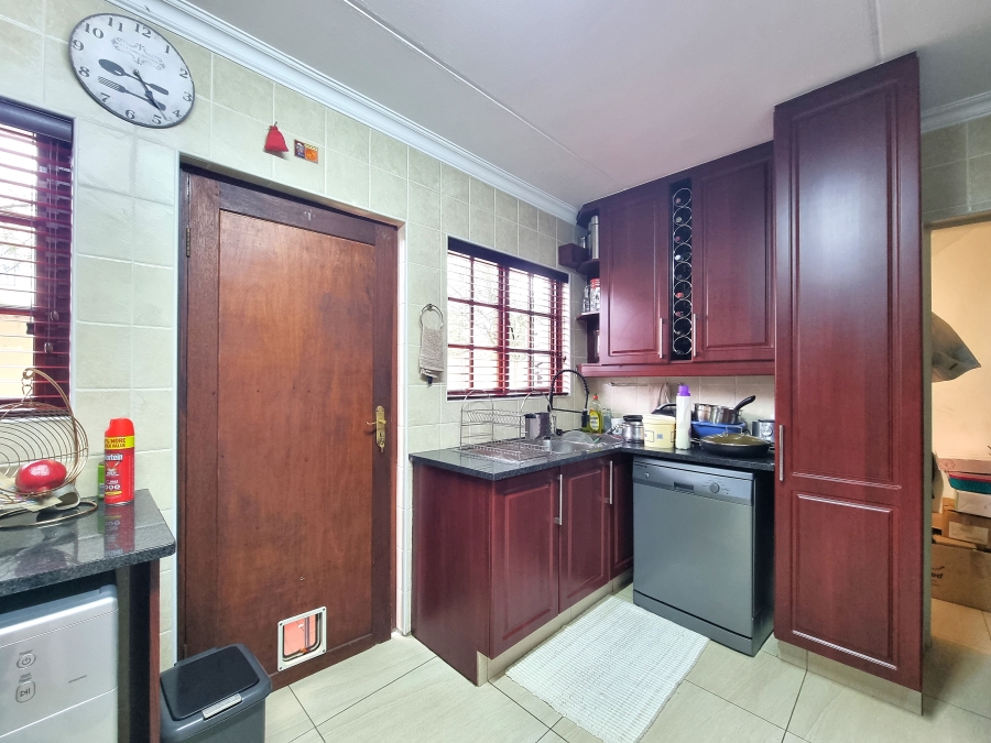 3 Bedroom Property for Sale in Noordwyk Gauteng