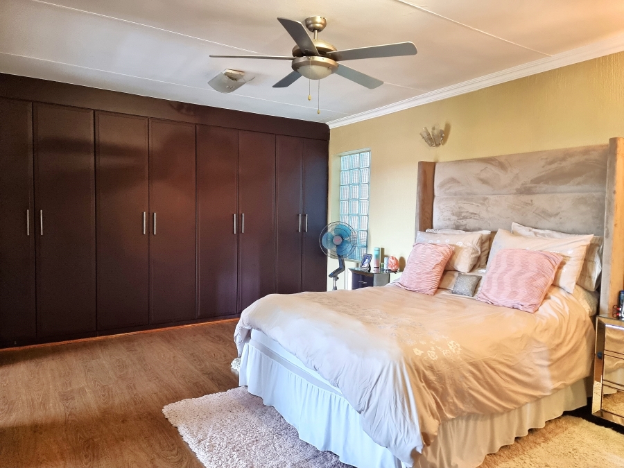 3 Bedroom Property for Sale in Noordwyk Gauteng