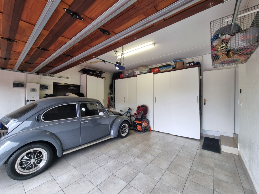 3 Bedroom Property for Sale in Noordwyk Gauteng
