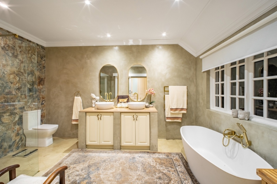 5 Bedroom Property for Sale in Bryanston Gauteng