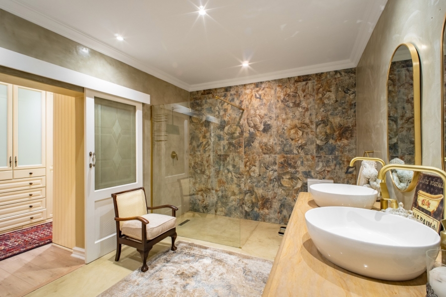 5 Bedroom Property for Sale in Bryanston Gauteng