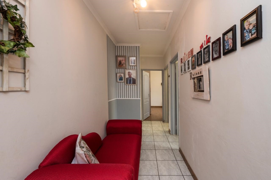 5 Bedroom Property for Sale in Brackenhurst Gauteng