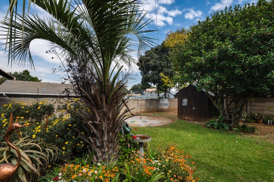 5 Bedroom Property for Sale in Brackenhurst Gauteng