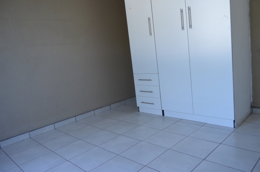 To Let 2 Bedroom Property for Rent in Krugersdorp North Gauteng