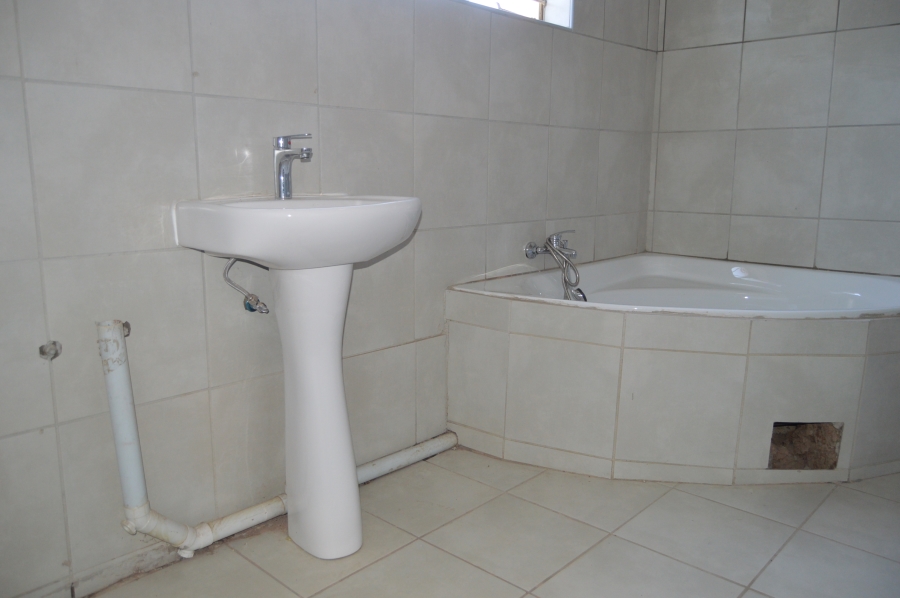 To Let 2 Bedroom Property for Rent in Krugersdorp North Gauteng