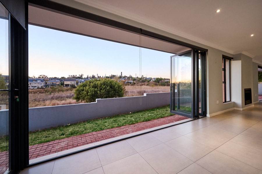 4 Bedroom Property for Sale in Waterfall Country Village Gauteng