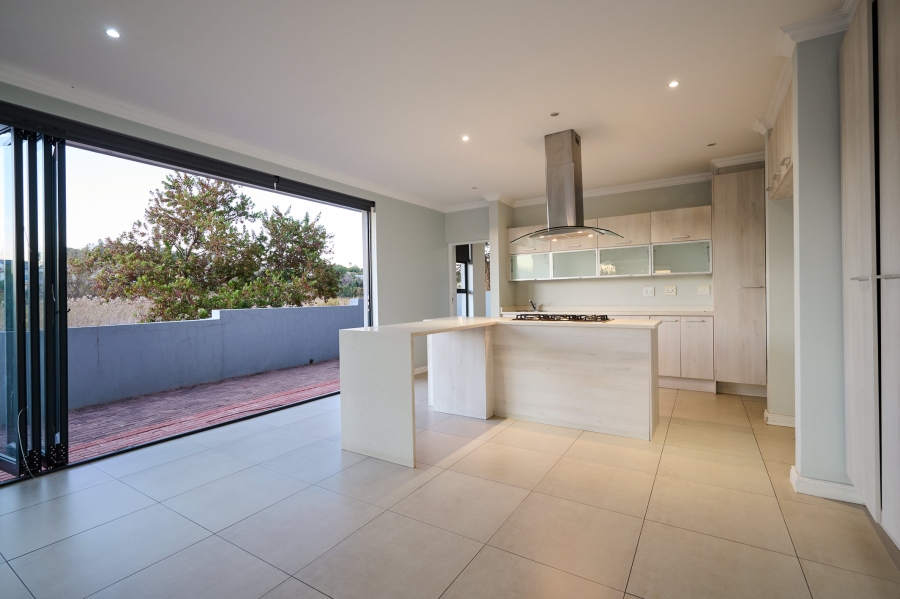 4 Bedroom Property for Sale in Waterfall Country Village Gauteng