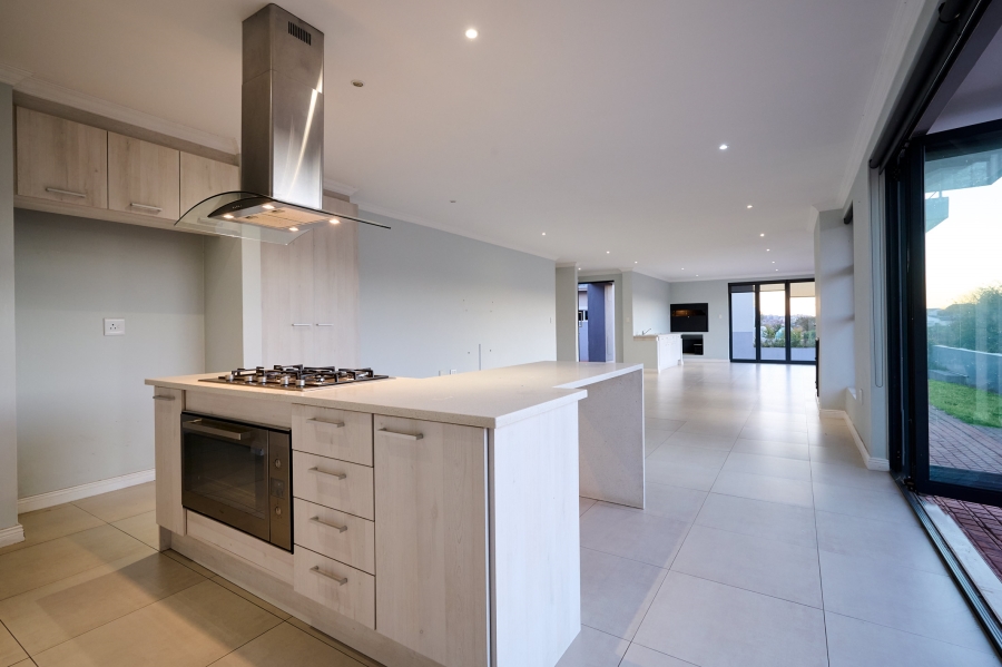4 Bedroom Property for Sale in Waterfall Country Village Gauteng