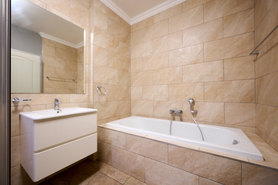 4 Bedroom Property for Sale in Waterfall Country Village Gauteng