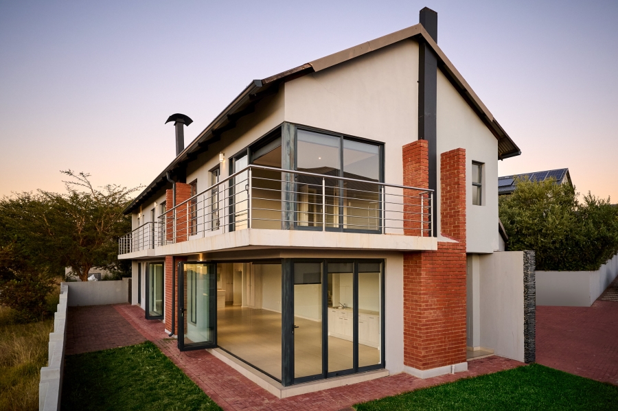4 Bedroom Property for Sale in Waterfall Country Village Gauteng