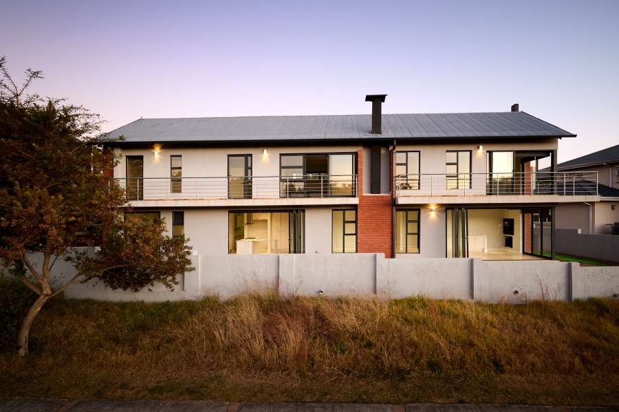 4 Bedroom Property for Sale in Waterfall Country Village Gauteng