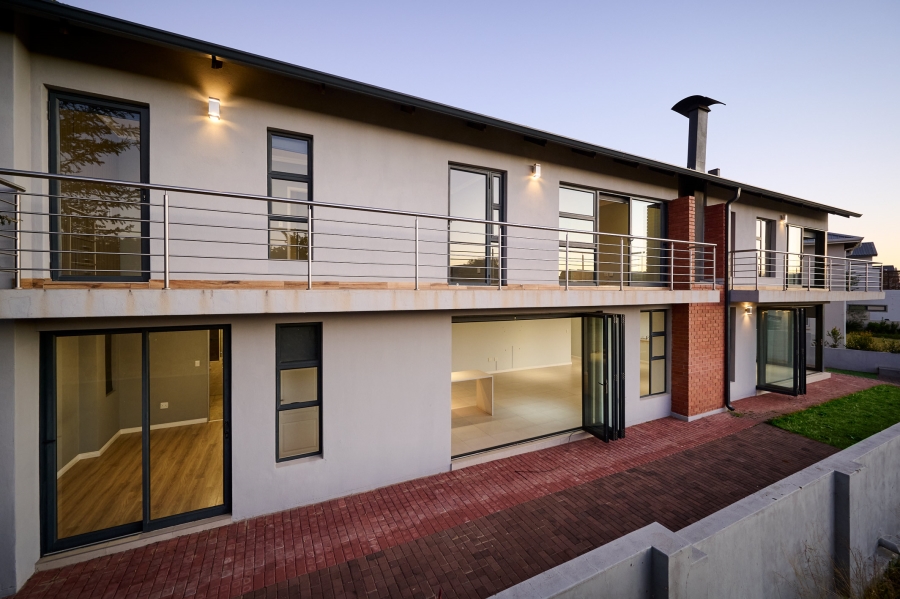 4 Bedroom Property for Sale in Waterfall Country Village Gauteng