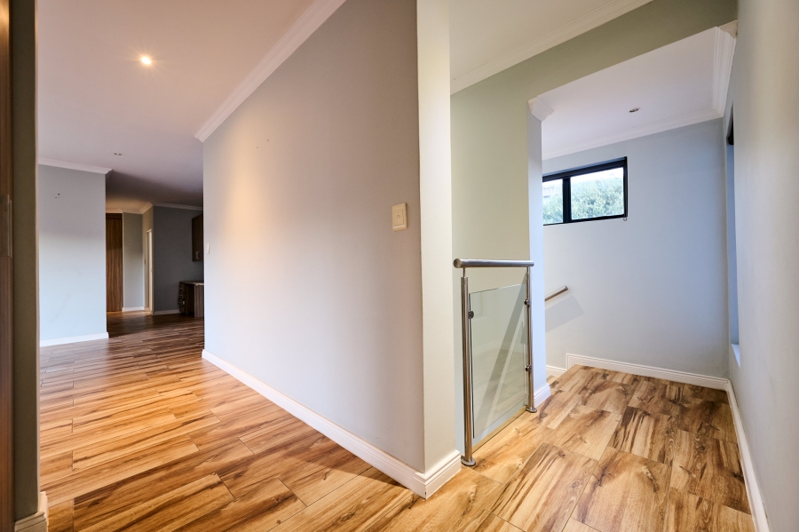 4 Bedroom Property for Sale in Waterfall Country Village Gauteng