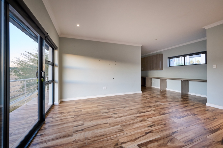 4 Bedroom Property for Sale in Waterfall Country Village Gauteng