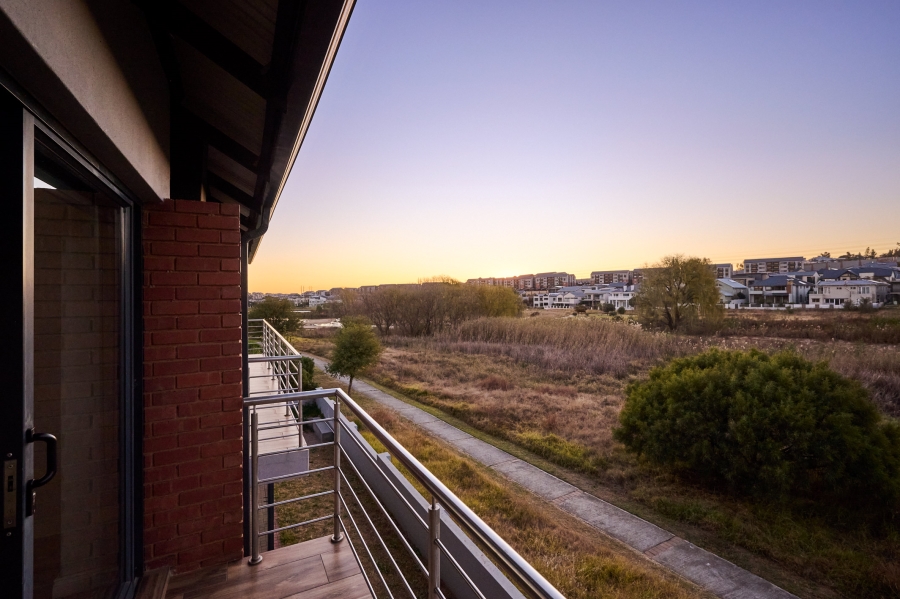 4 Bedroom Property for Sale in Waterfall Country Village Gauteng