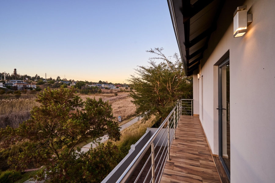 4 Bedroom Property for Sale in Waterfall Country Village Gauteng