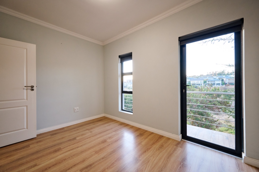 4 Bedroom Property for Sale in Waterfall Country Village Gauteng
