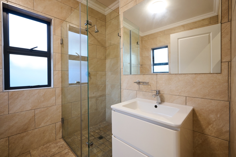 4 Bedroom Property for Sale in Waterfall Country Village Gauteng