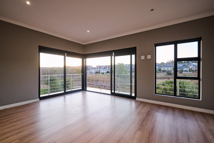 4 Bedroom Property for Sale in Waterfall Country Village Gauteng