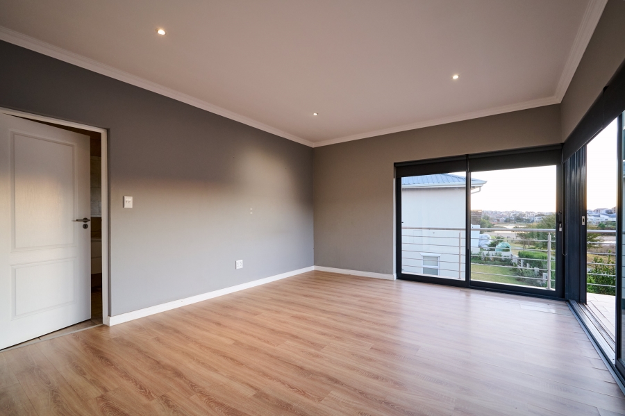 4 Bedroom Property for Sale in Waterfall Country Village Gauteng