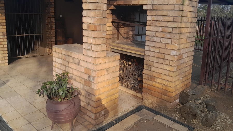 4 Bedroom Property for Sale in Vanderbijlpark SW 5 Gauteng
