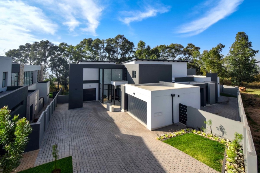 5 Bedroom Property for Sale in Midstream Ridge Gauteng