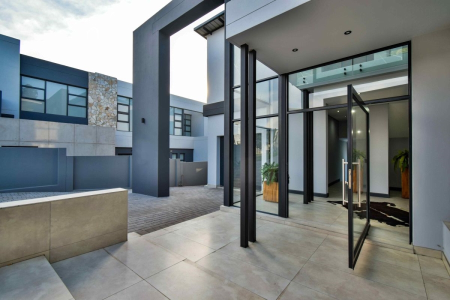5 Bedroom Property for Sale in Midstream Ridge Gauteng
