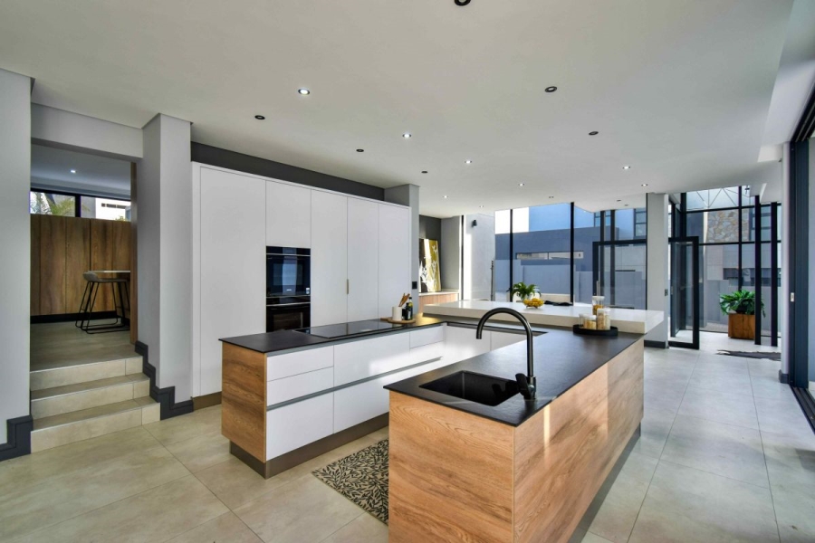 5 Bedroom Property for Sale in Midstream Ridge Gauteng