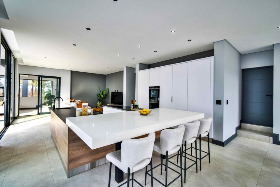 5 Bedroom Property for Sale in Midstream Ridge Gauteng