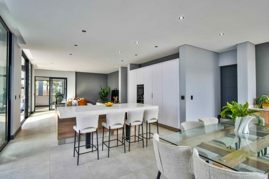 5 Bedroom Property for Sale in Midstream Ridge Gauteng