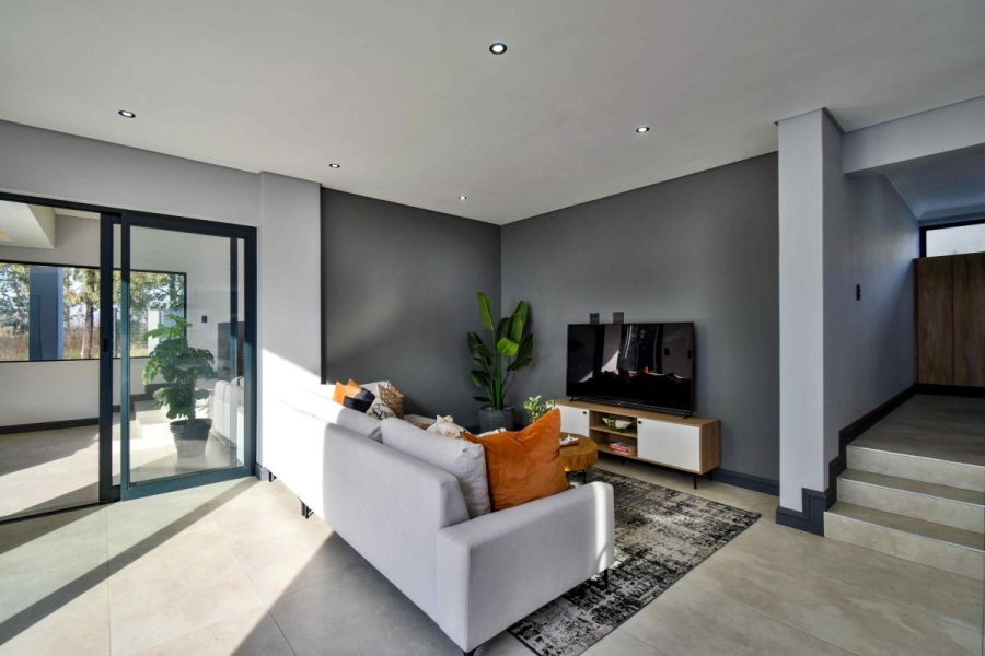 5 Bedroom Property for Sale in Midstream Ridge Gauteng