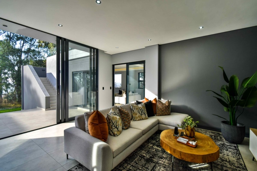 5 Bedroom Property for Sale in Midstream Ridge Gauteng