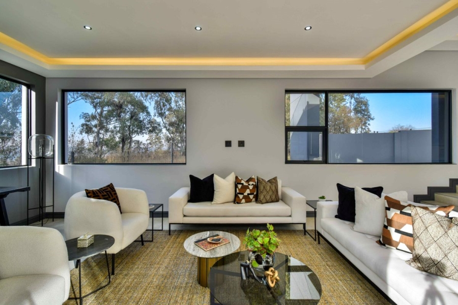 5 Bedroom Property for Sale in Midstream Ridge Gauteng