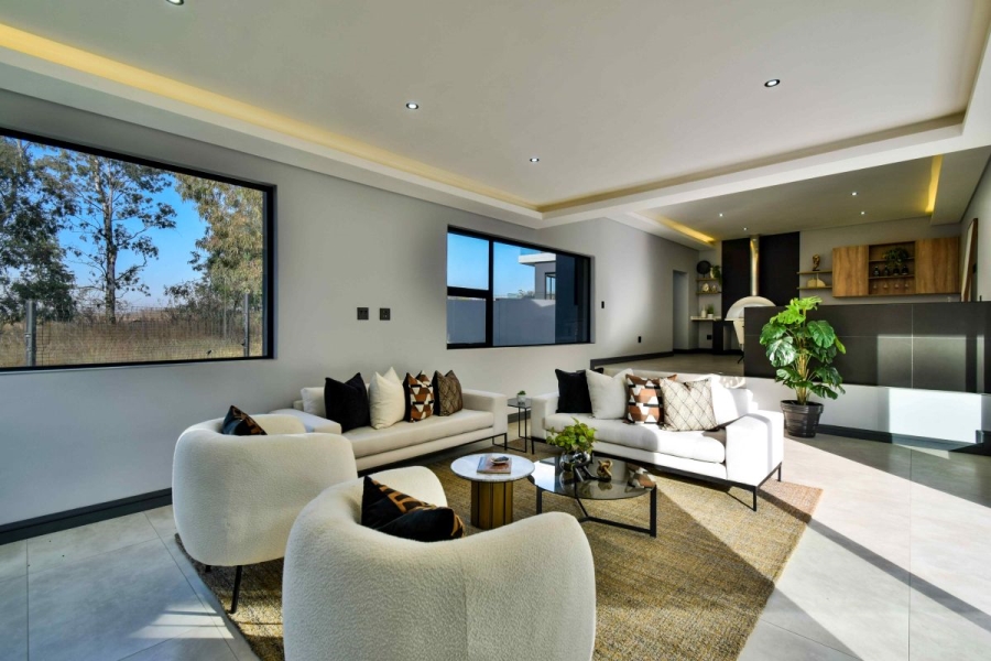 5 Bedroom Property for Sale in Midstream Ridge Gauteng