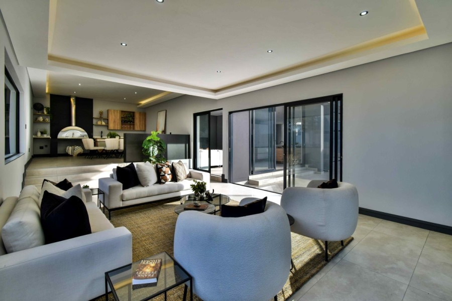 5 Bedroom Property for Sale in Midstream Ridge Gauteng