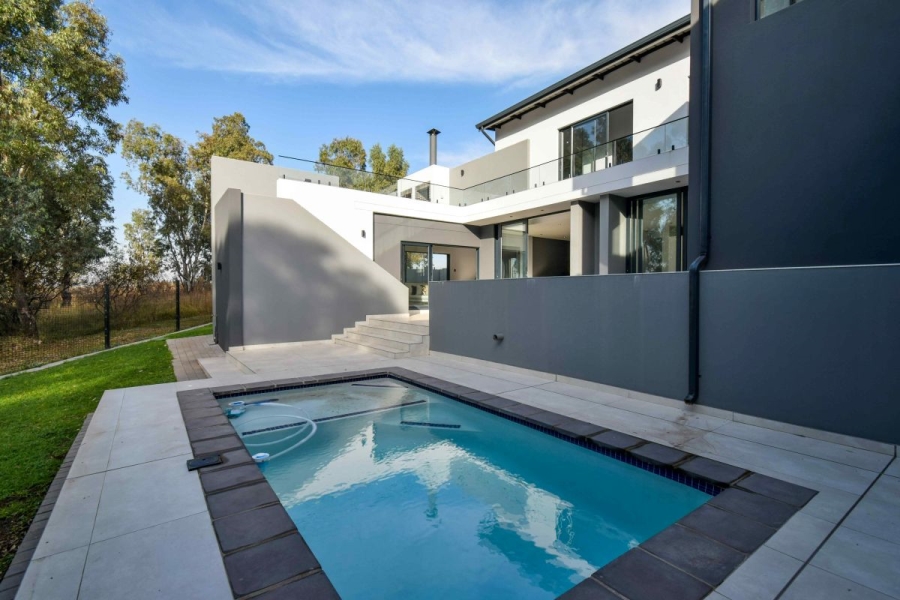 5 Bedroom Property for Sale in Midstream Ridge Gauteng
