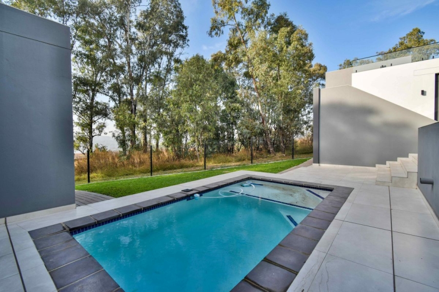 5 Bedroom Property for Sale in Midstream Ridge Gauteng