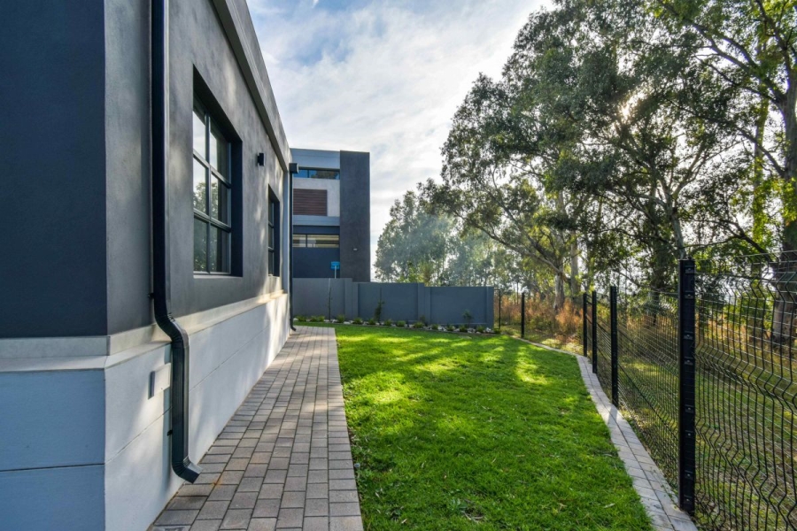5 Bedroom Property for Sale in Midstream Ridge Gauteng