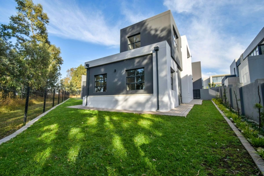 5 Bedroom Property for Sale in Midstream Ridge Gauteng