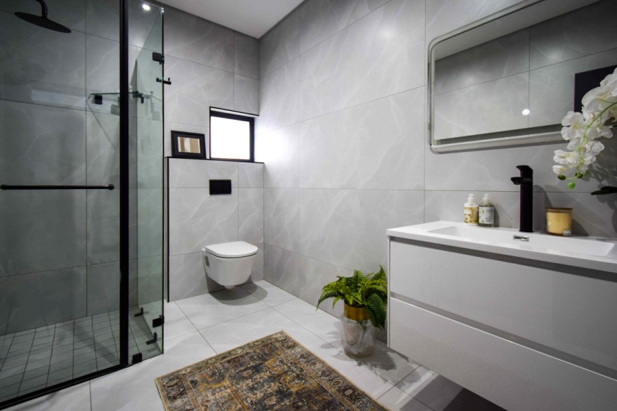 5 Bedroom Property for Sale in Midstream Ridge Gauteng