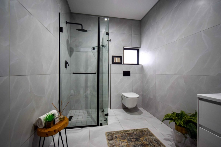 5 Bedroom Property for Sale in Midstream Ridge Gauteng