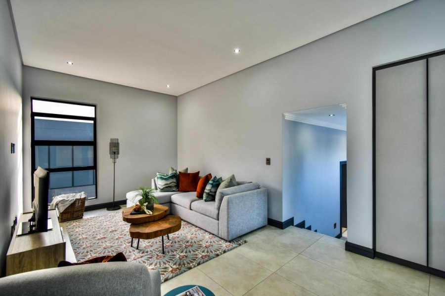 5 Bedroom Property for Sale in Midstream Ridge Gauteng
