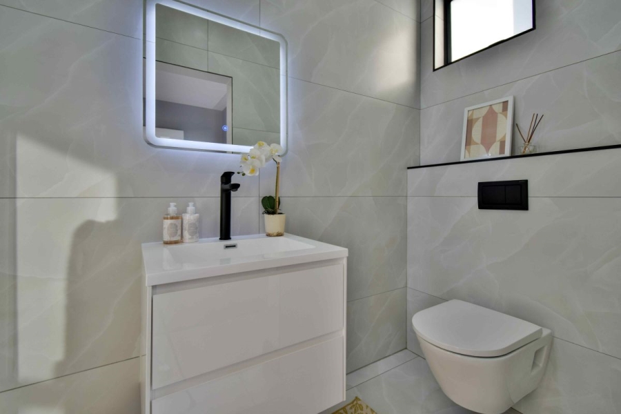 5 Bedroom Property for Sale in Midstream Ridge Gauteng