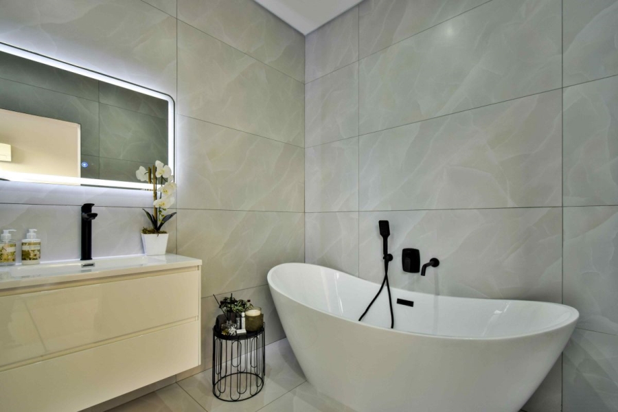 5 Bedroom Property for Sale in Midstream Ridge Gauteng