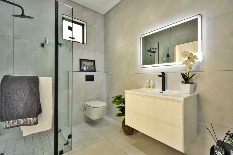 5 Bedroom Property for Sale in Midstream Ridge Gauteng