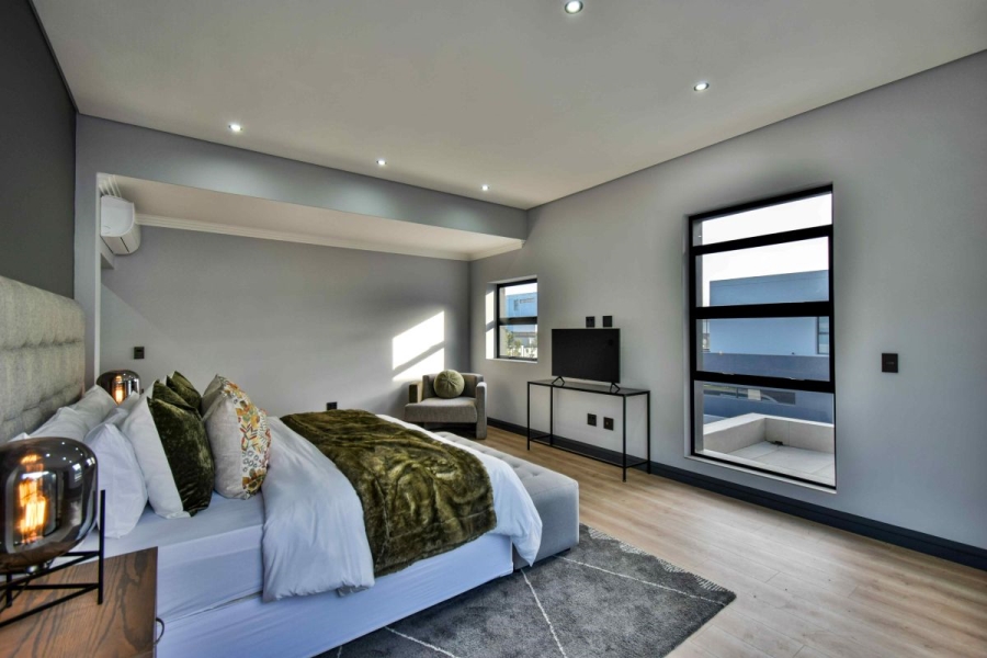 5 Bedroom Property for Sale in Midstream Ridge Gauteng